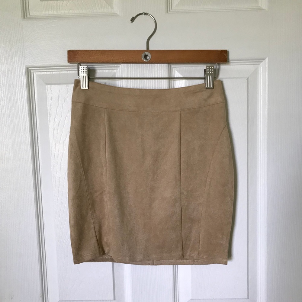 NWOT Bebe suede mini skirt